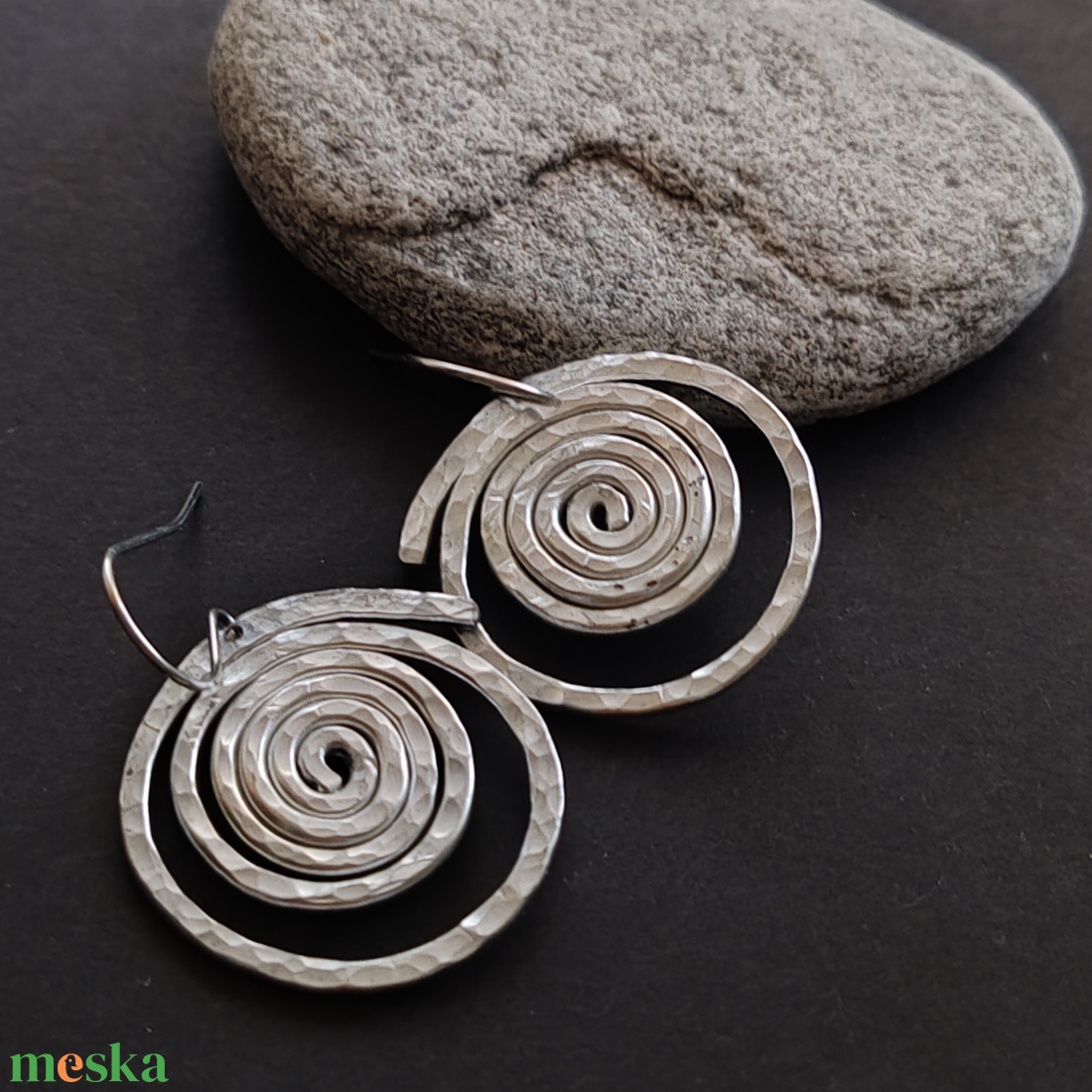 Csiga... alumínium fülbevaló  - ékszer - fülbevaló - lógó fülbevaló - Meska.hu