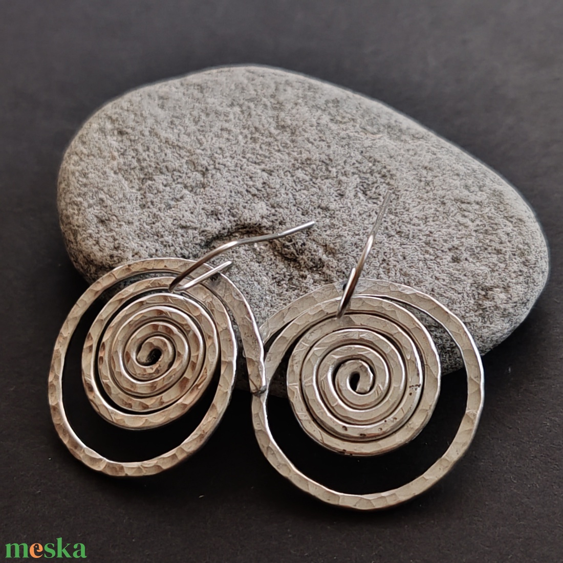 Csiga... alumínium fülbevaló  - ékszer - fülbevaló - lógó fülbevaló - Meska.hu