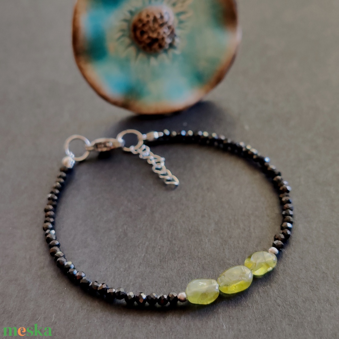 Minidesign... peridot/olivin - spinel nemesacél karkötő - ékszer - karkötő - gyöngyös karkötő - Meska.hu