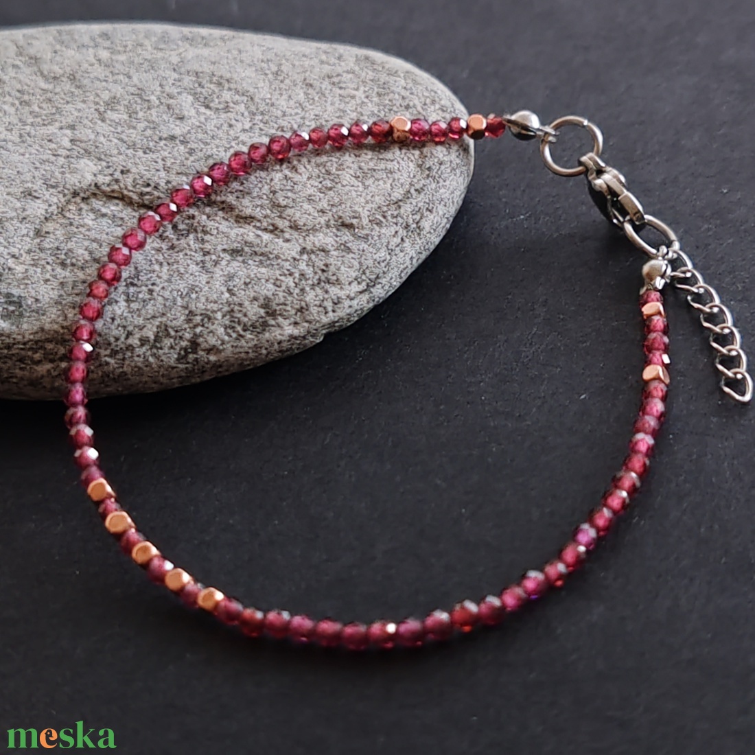 Minidesign... gránát karkötő - ékszer - karkötő - gyöngyös karkötő - Meska.hu