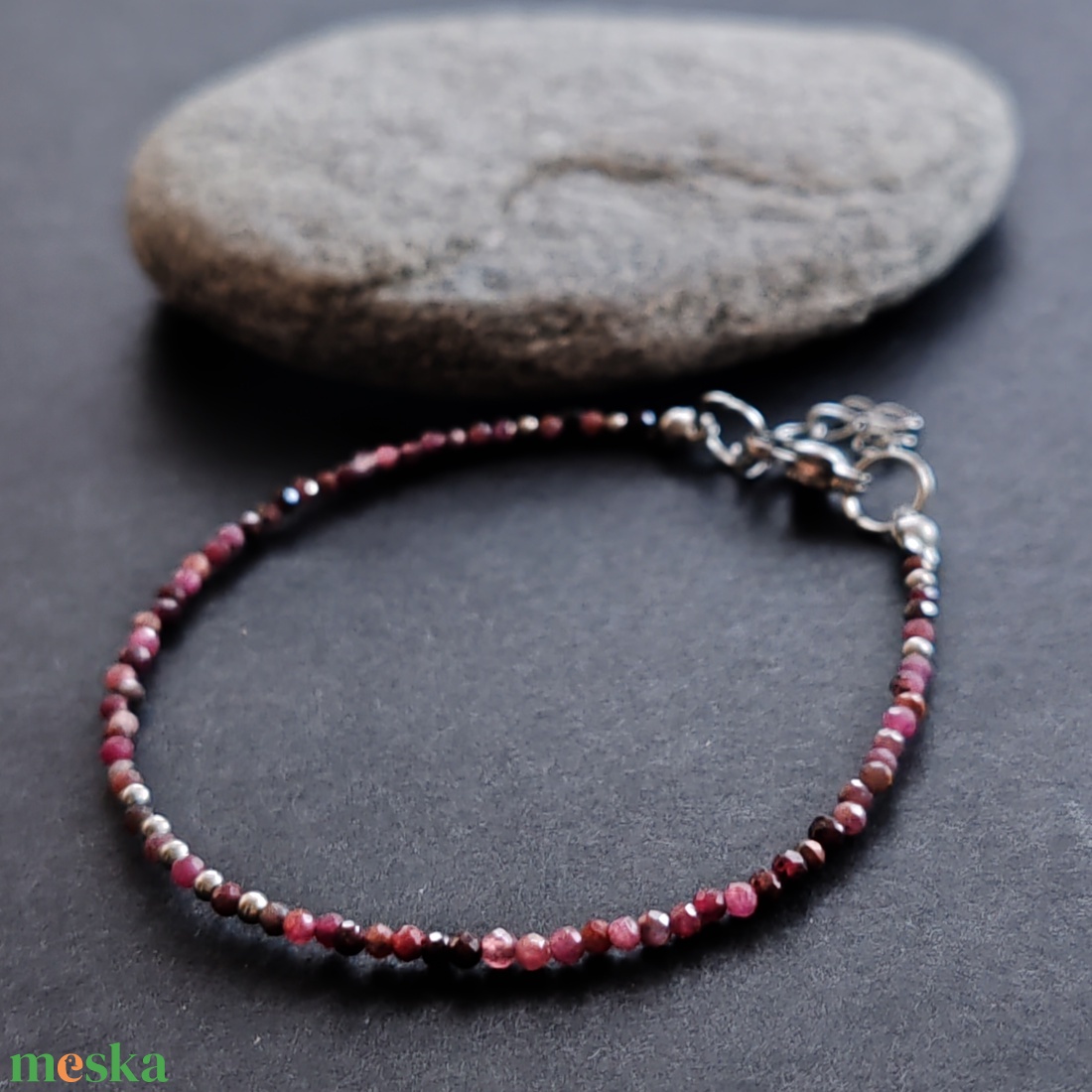 Minidesign... rubin karkötő - ékszer - karkötő - gyöngyös karkötő - Meska.hu