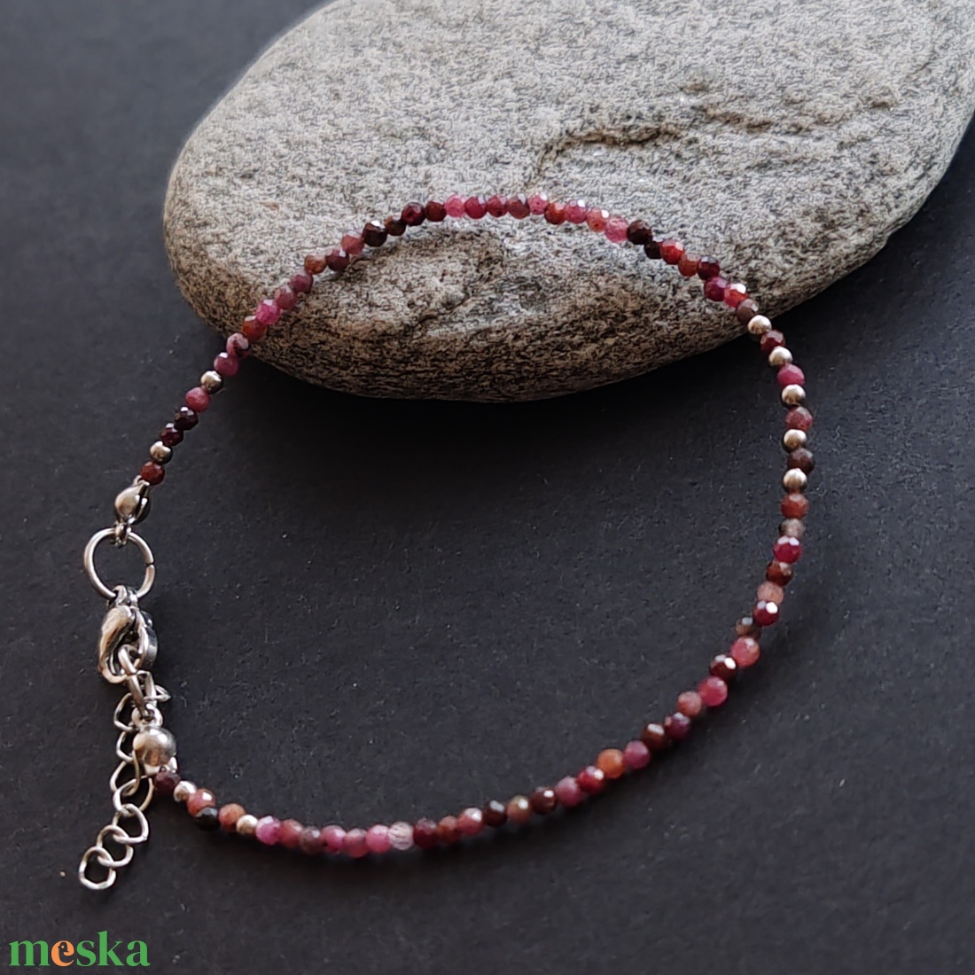 Minidesign... rubin karkötő - ékszer - karkötő - gyöngyös karkötő - Meska.hu
