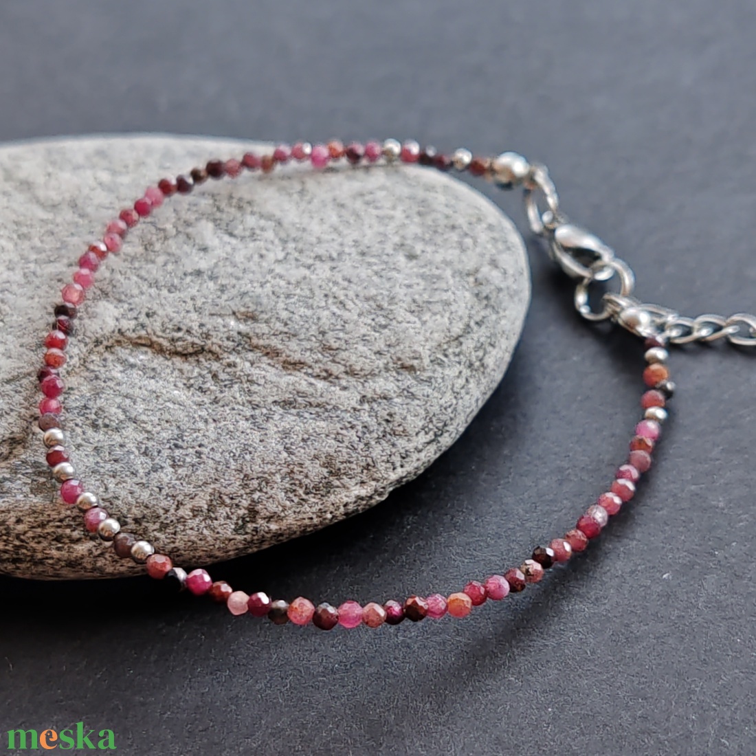 Minidesign... rubin karkötő - ékszer - karkötő - gyöngyös karkötő - Meska.hu