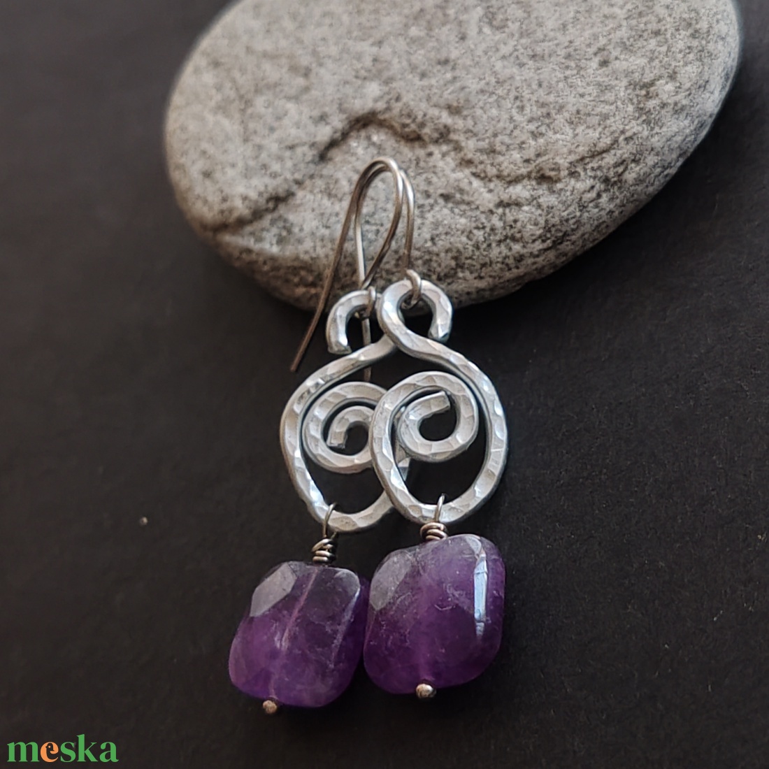 Ametiszt alumínium fülbevaló  - ékszer - fülbevaló - lógó fülbevaló - Meska.hu