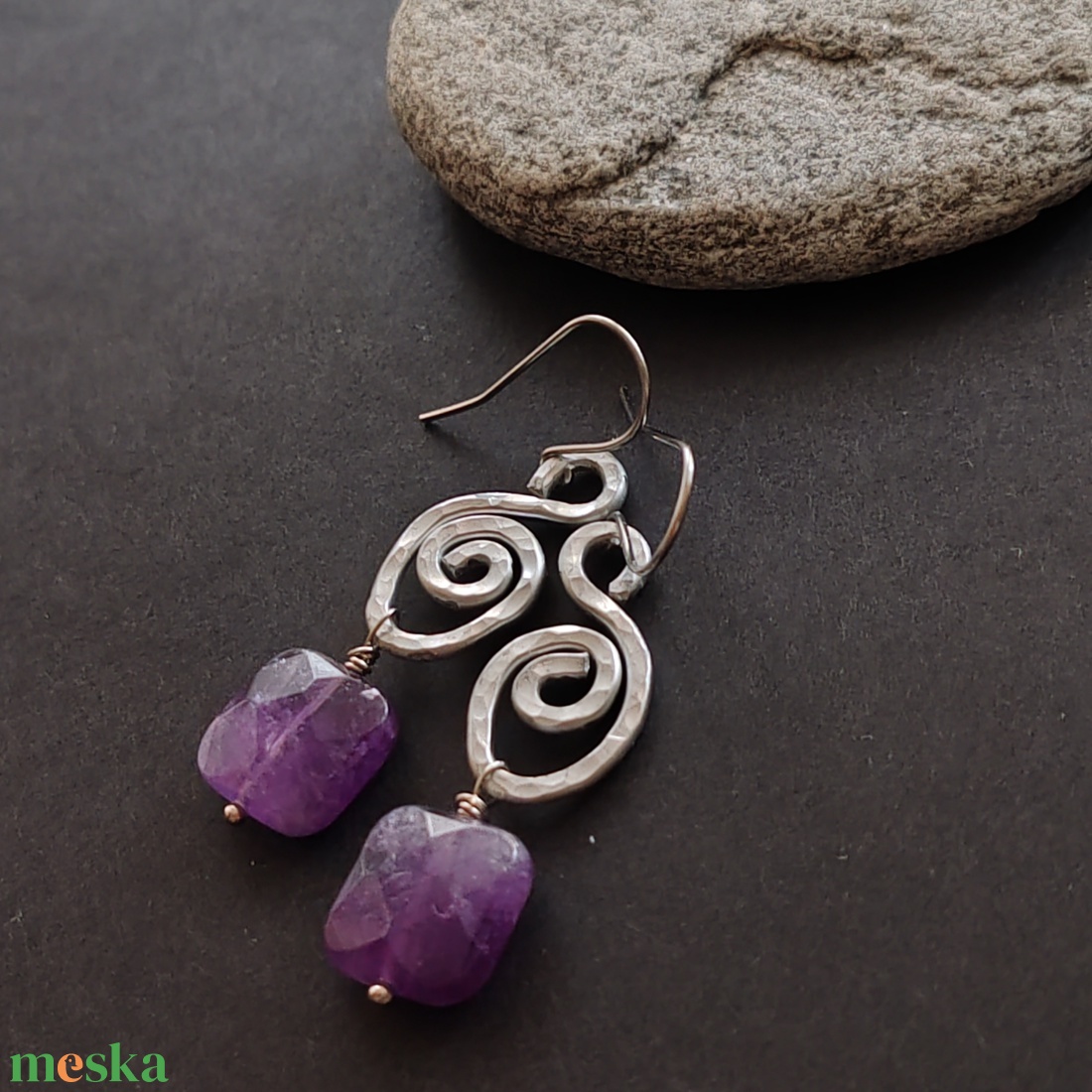 Ametiszt alumínium fülbevaló  - ékszer - fülbevaló - lógó fülbevaló - Meska.hu