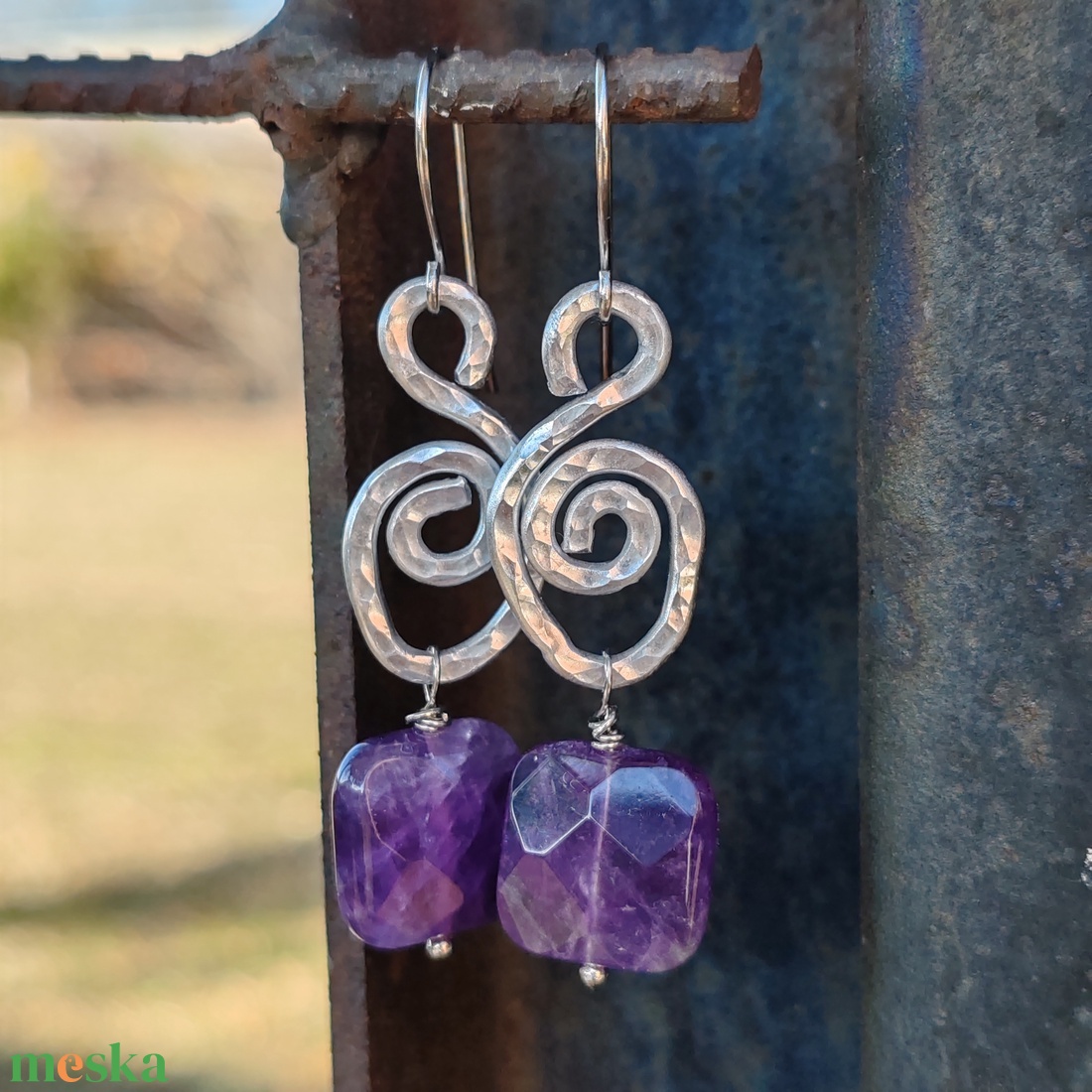 Ametiszt alumínium fülbevaló  - ékszer - fülbevaló - lógó fülbevaló - Meska.hu