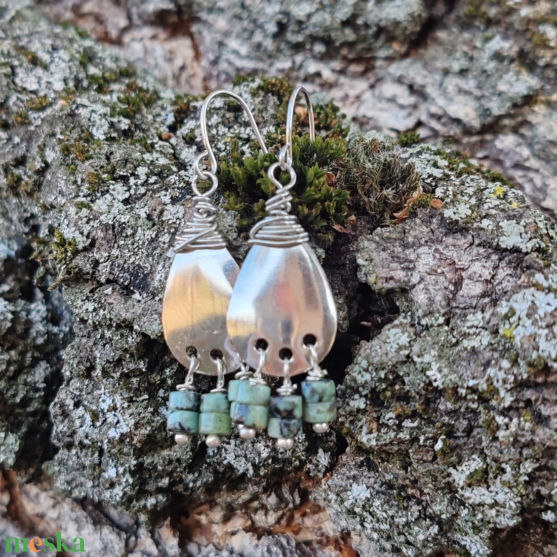 Afrikai türkiz fülbevaló  - ékszer - fülbevaló - lógó fülbevaló - Meska.hu