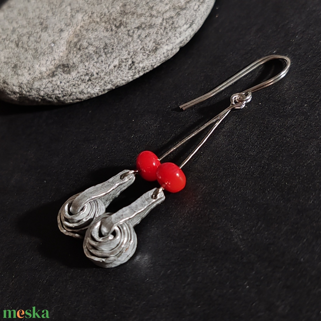 Rusztikus korall alumínium fülbevaló  - ékszer - fülbevaló - lógó fülbevaló - Meska.hu