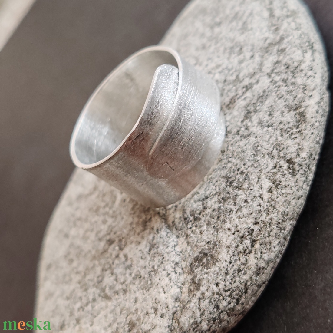 Széles alumínium gyűrű  - ékszer - gyűrű - fonódó gyűrű - Meska.hu