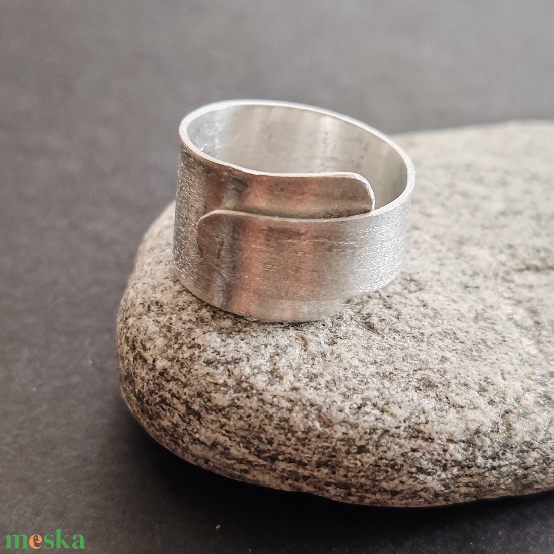 Széles alumínium gyűrű  - ékszer - gyűrű - fonódó gyűrű - Meska.hu