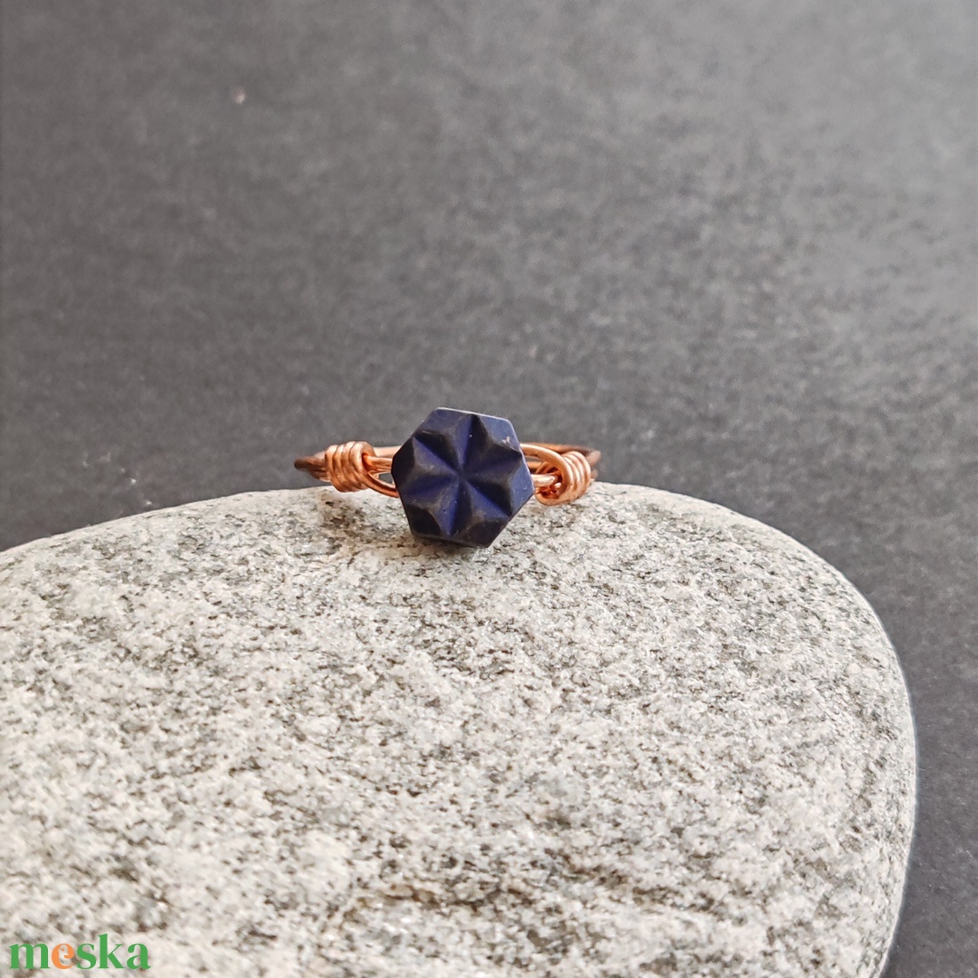 Hematit virág vörösréz gyűrű  - ékszer - gyűrű - fonódó gyűrű - Meska.hu