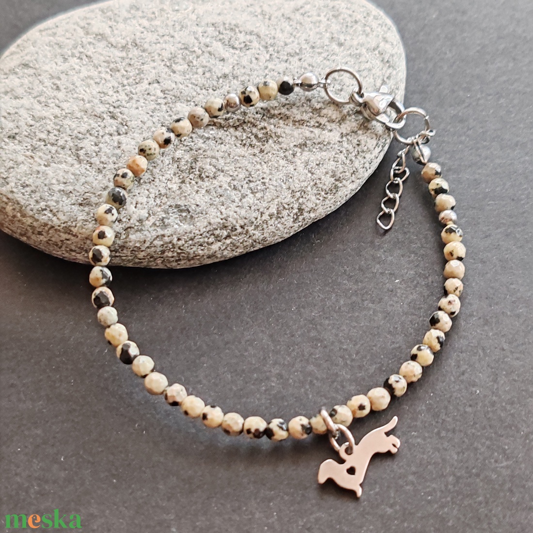 Minidesign... dalmata jáspis tacsis karkötője - ékszer - karkötő - gyöngyös karkötő - Meska.hu