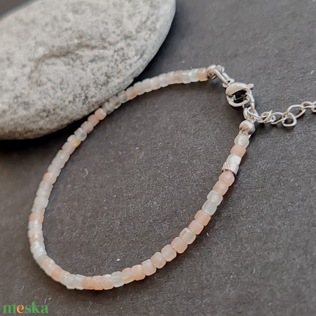 Minidesign... Holdkő kocka karkötő - ékszer - karkötő - gyöngyös karkötő - Meska.hu