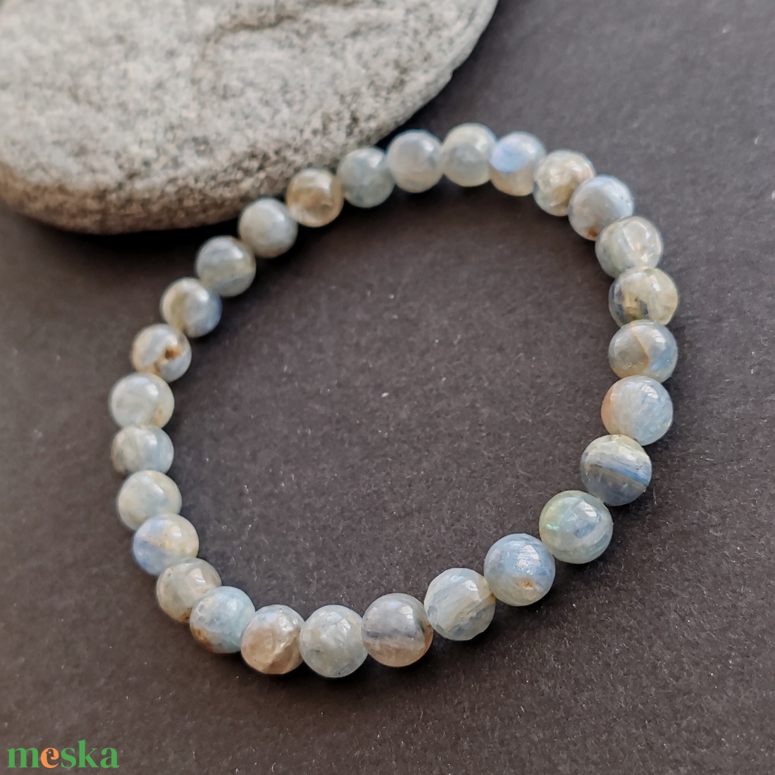 Kianit gumis karkötő - ékszer - karkötő - gyöngyös karkötő - Meska.hu