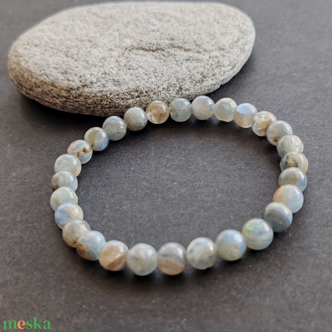 Kianit gumis karkötő - ékszer - karkötő - gyöngyös karkötő - Meska.hu