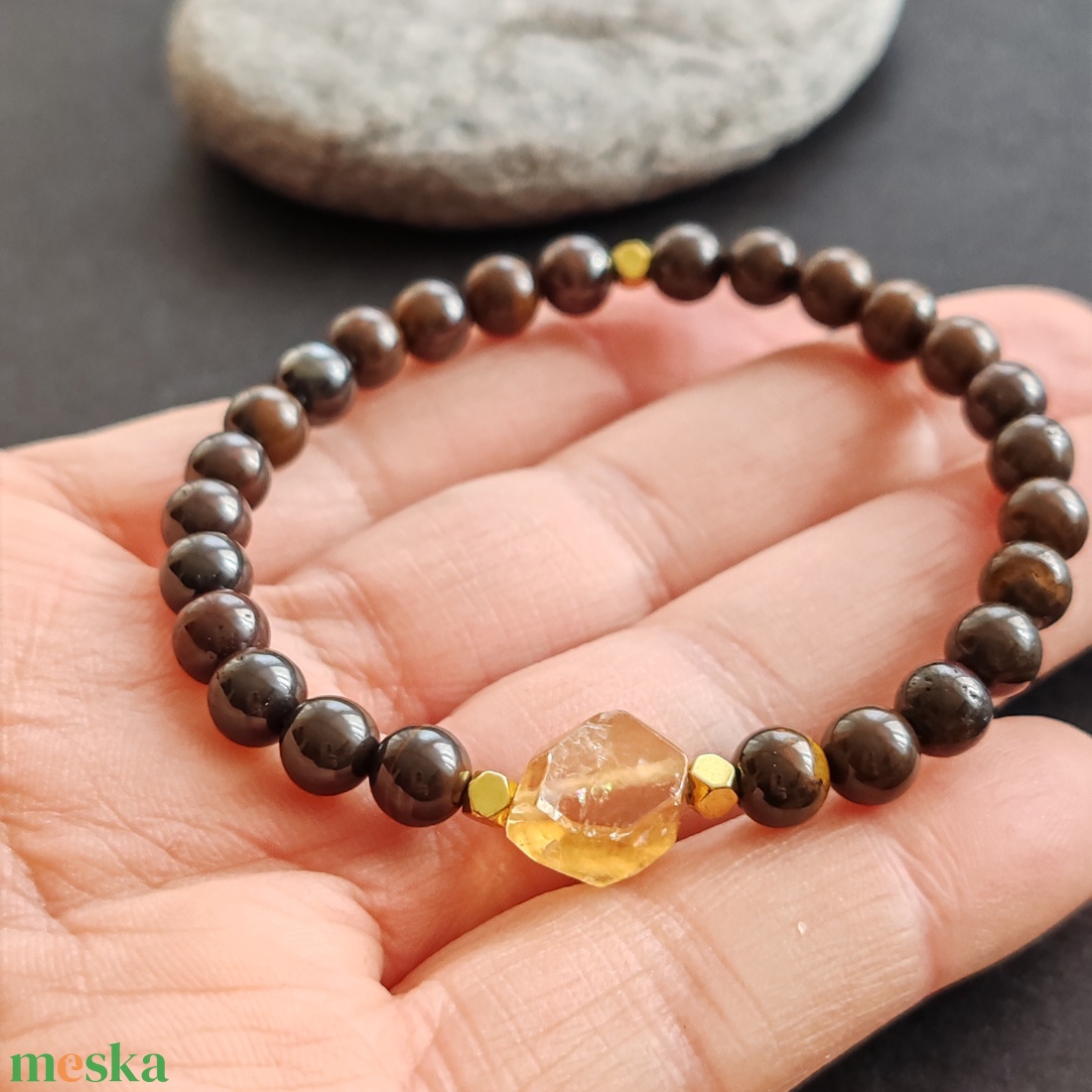 Boulder opál - mézkalcit arany karkötő - ékszer - karkötő - gyöngyös karkötő - Meska.hu