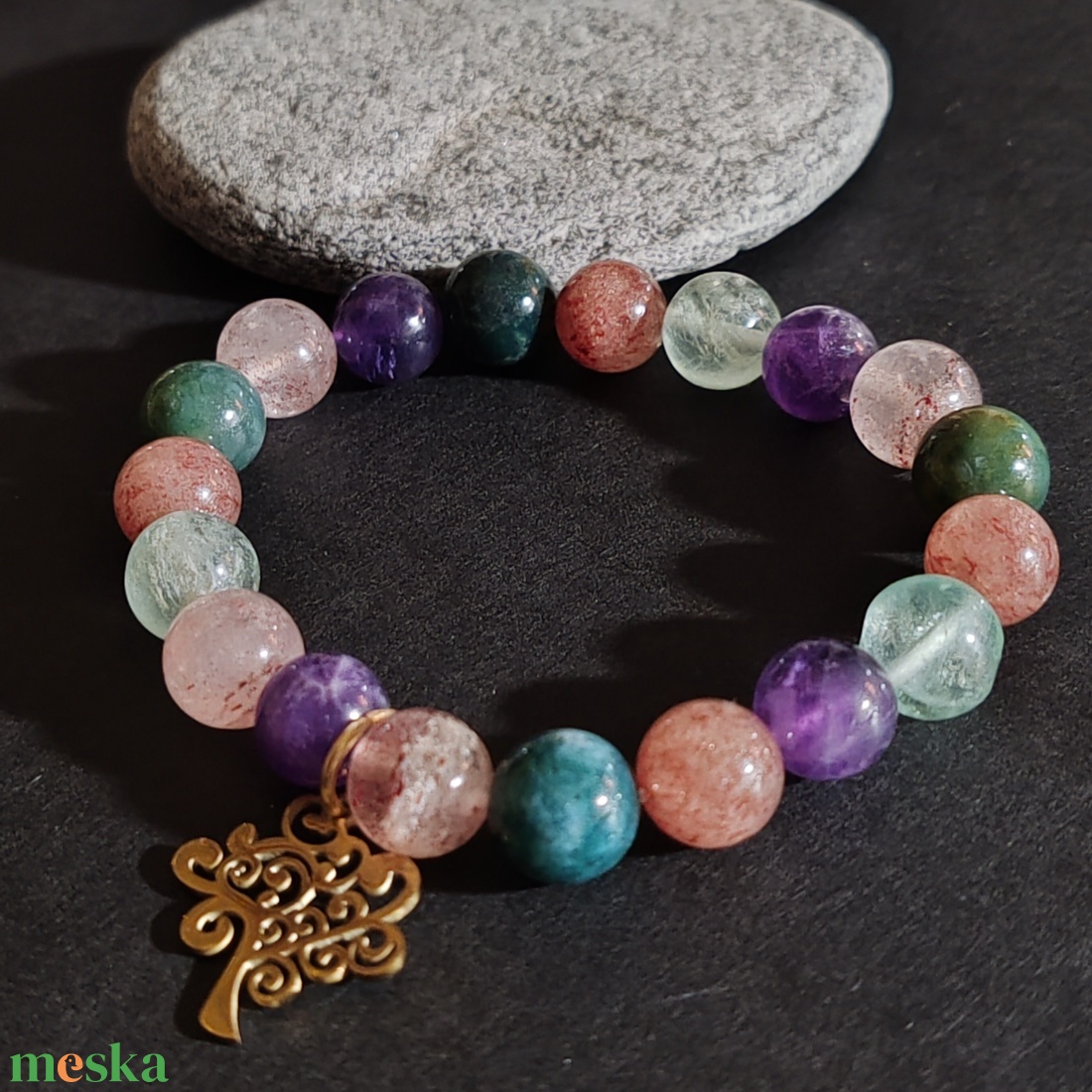 Fluorit - eperkvarc - ametiszt - moha achát - hematitos kvarc karkötő - ékszer - karkötő - gyöngyös karkötő - Meska.hu