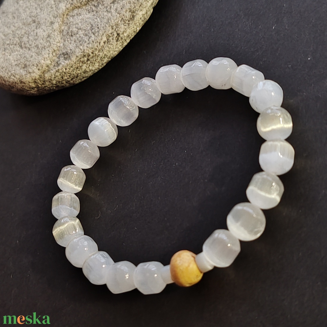 Illatos karkötő... szelenit - palo santo - ékszer - karkötő - gyöngyös karkötő - Meska.hu