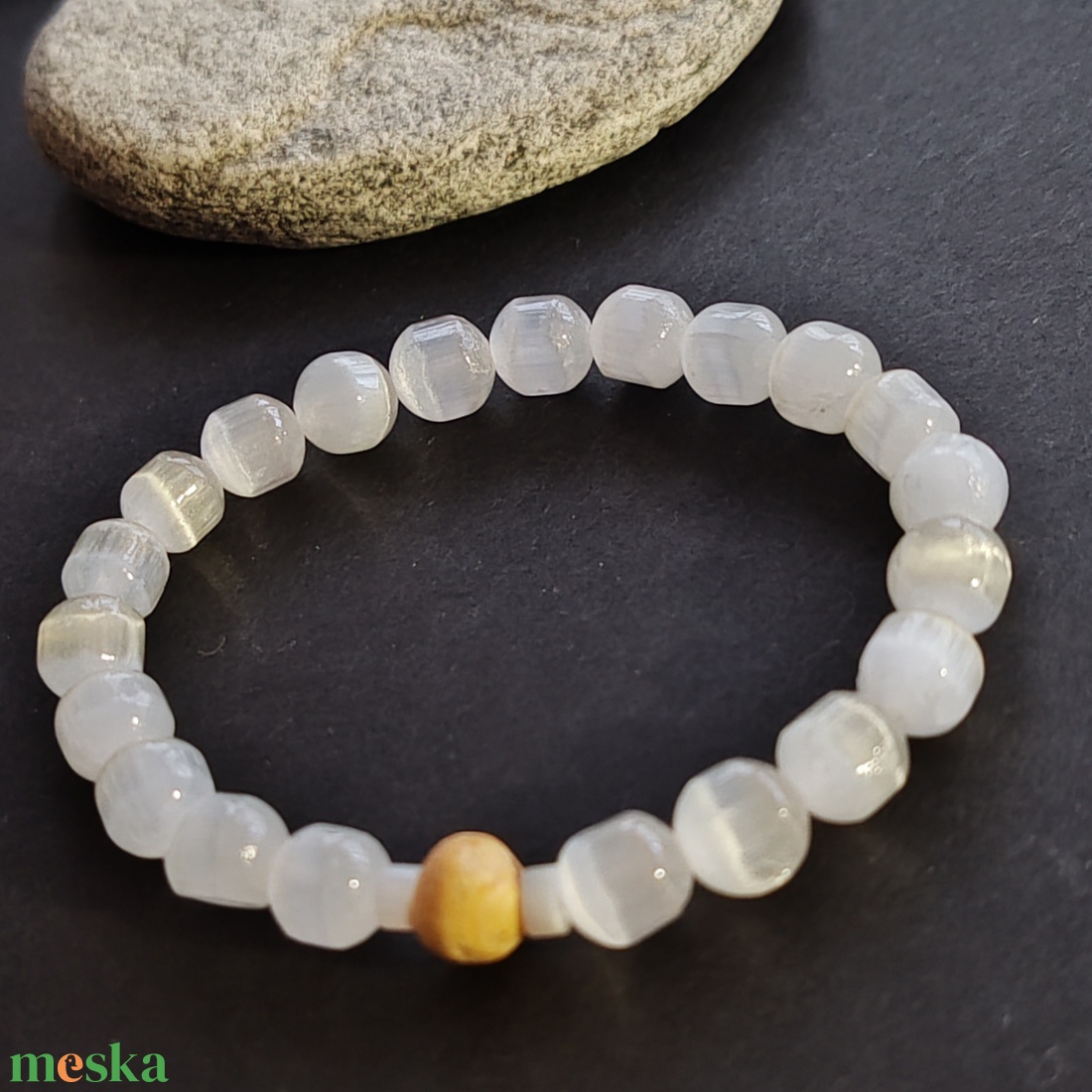 Illatos karkötő... szelenit - palo santo - ékszer - karkötő - gyöngyös karkötő - Meska.hu