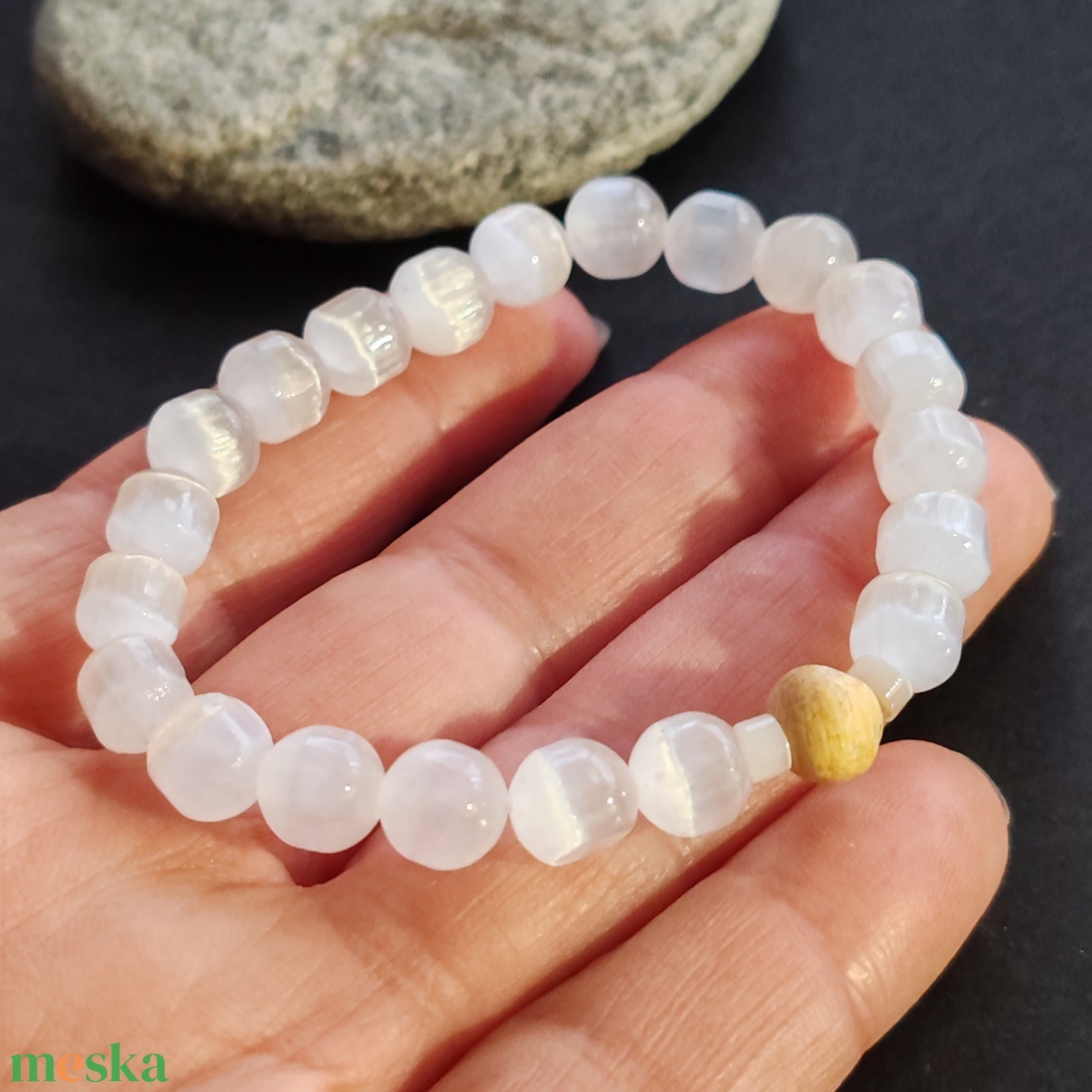 Illatos karkötő... szelenit - palo santo - ékszer - karkötő - gyöngyös karkötő - Meska.hu