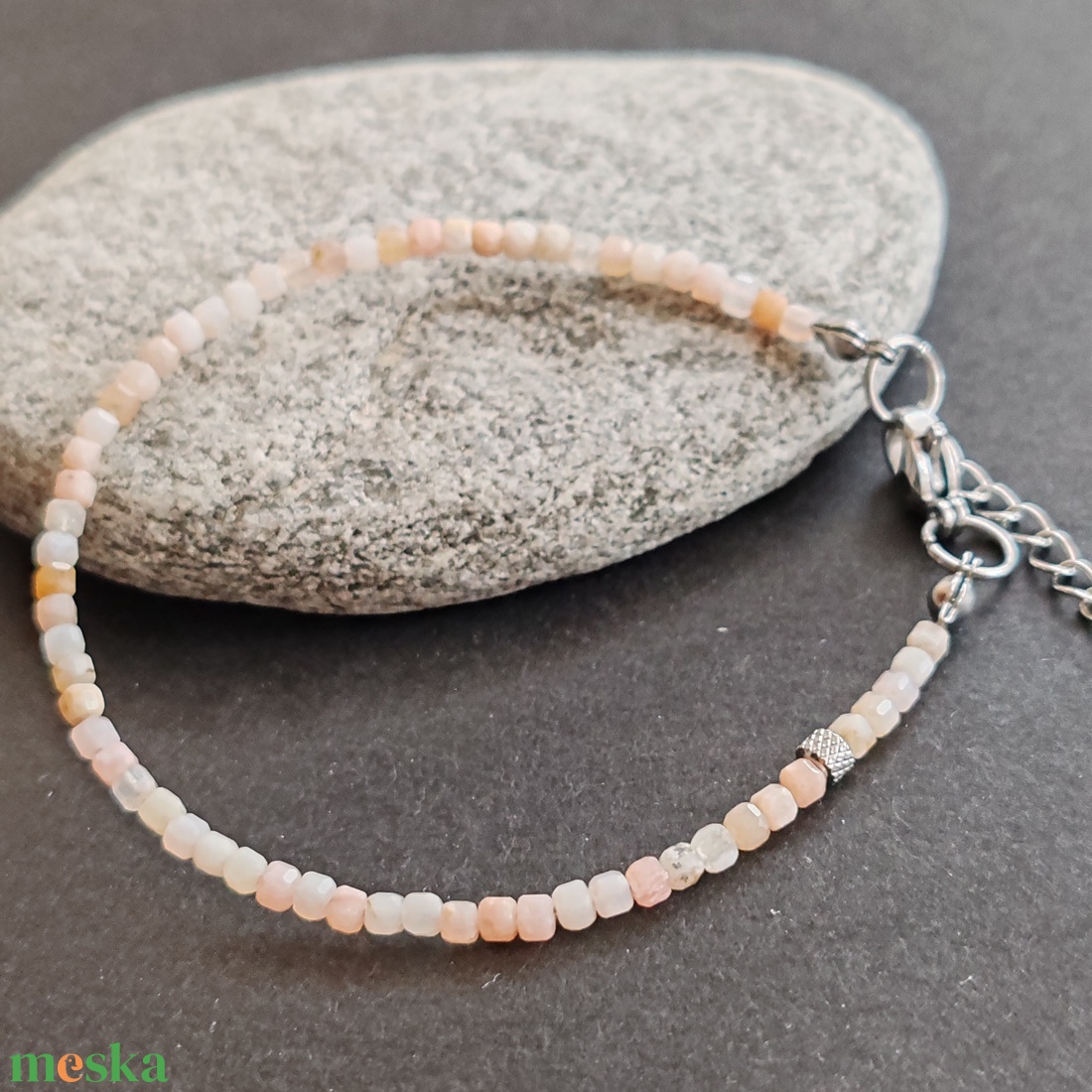 Minidesign... Pink opál kocka karkötő - ékszer - karkötő - gyöngyös karkötő - Meska.hu