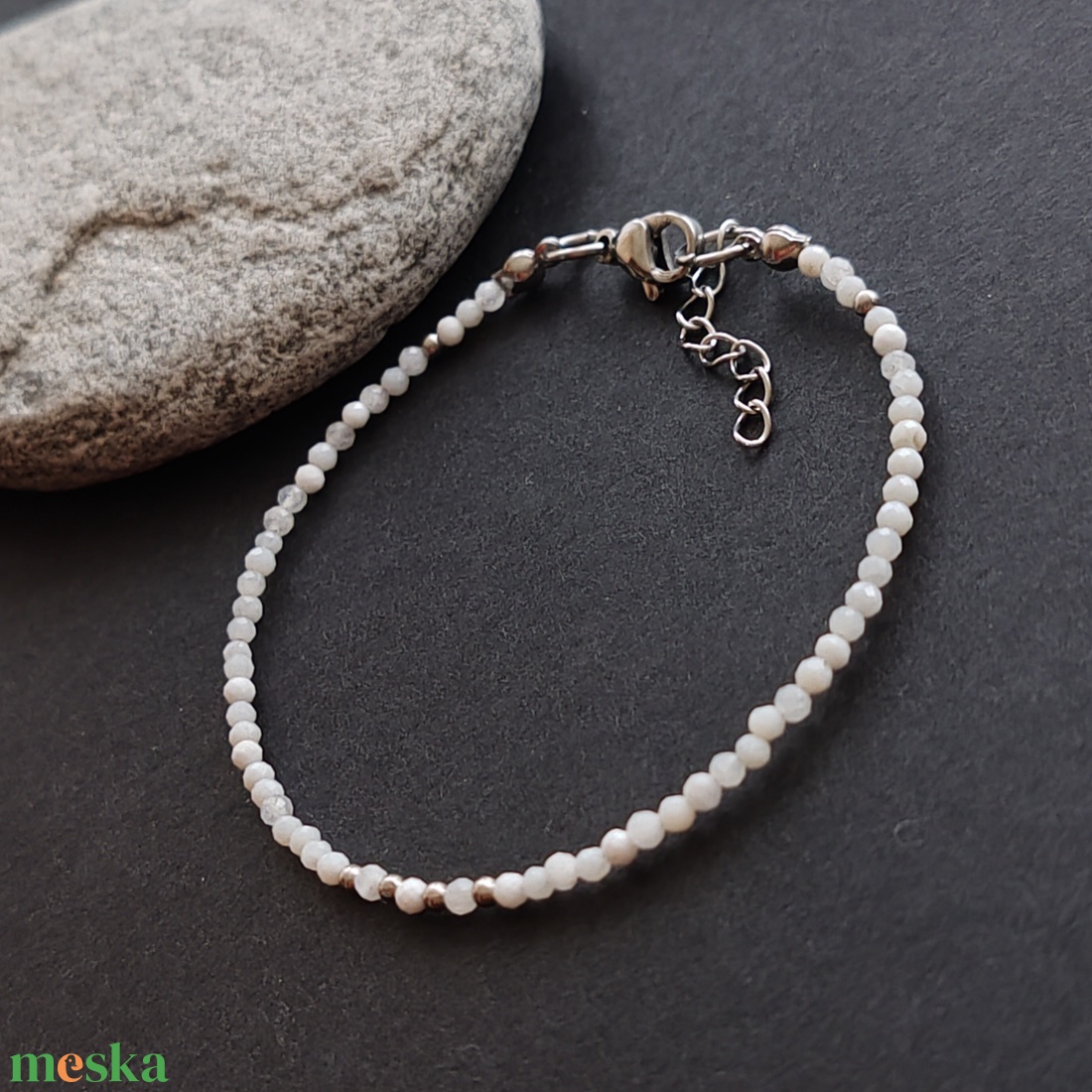 Minidesign... szivárvány holdkő karkötő  - ékszer - karkötő - gyöngyös karkötő - Meska.hu