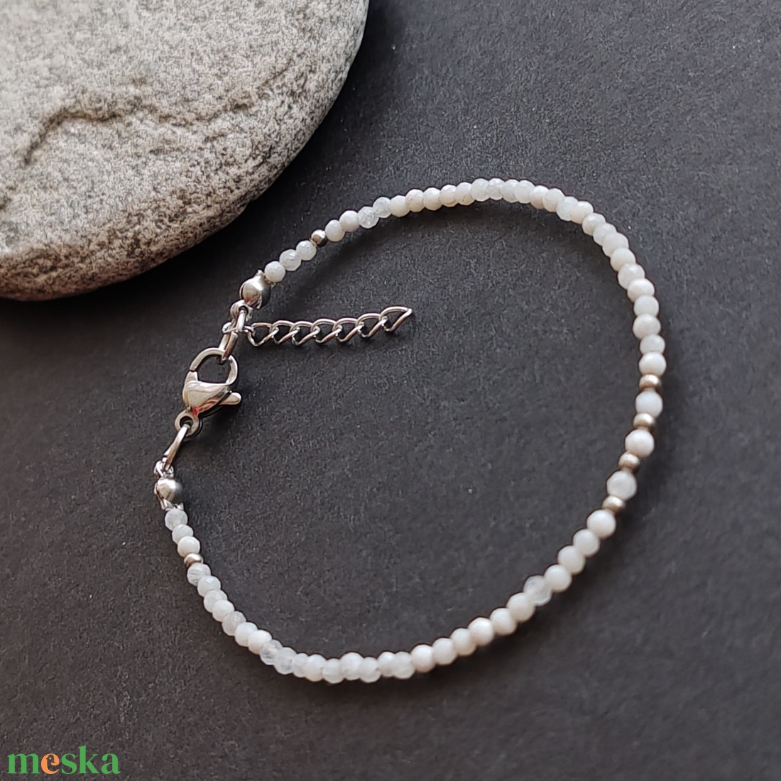 Minidesign... szivárvány holdkő karkötő  - ékszer - karkötő - gyöngyös karkötő - Meska.hu