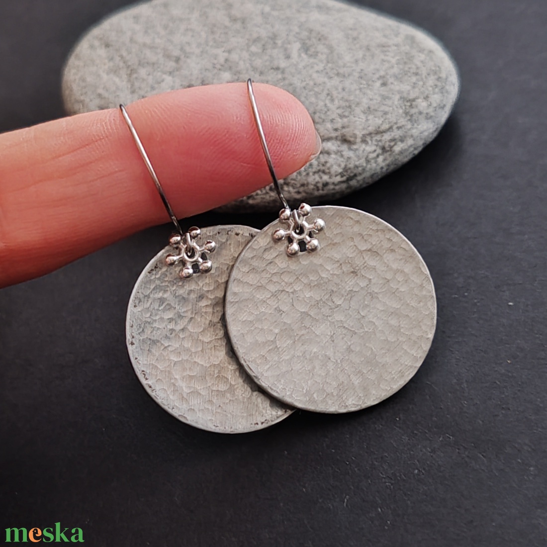 Alumínium korong fülbevaló  - ékszer - fülbevaló - lógó fülbevaló - Meska.hu