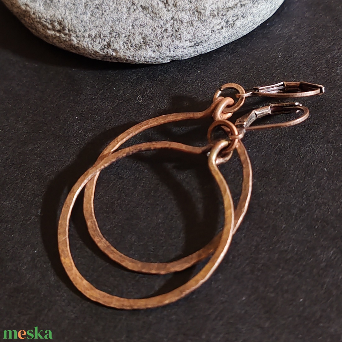 Vörösréz karika fülbevaló  - ékszer - fülbevaló - lógó fülbevaló - Meska.hu