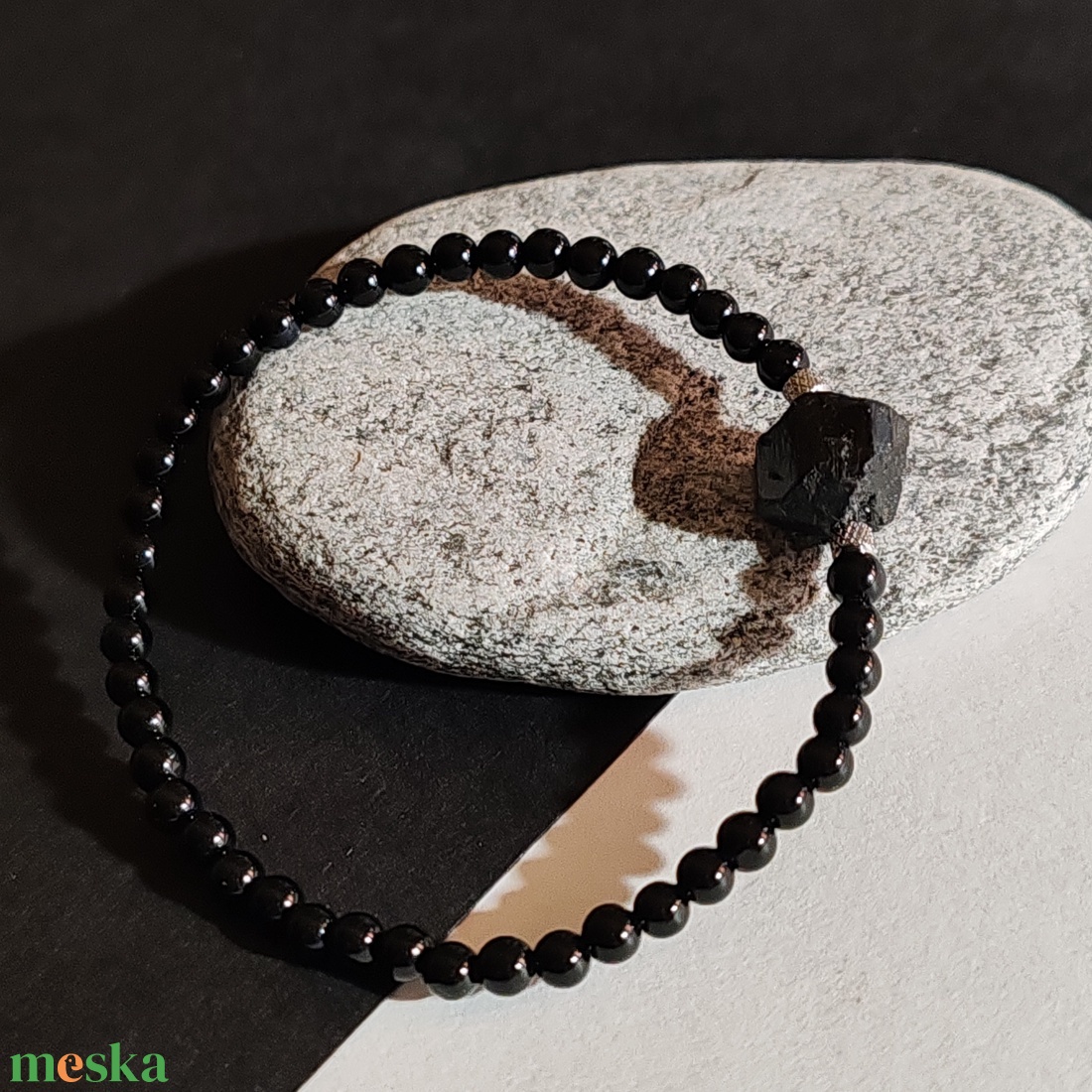 Ónix - fekete turmalin / sörl karkötő - ékszer - karkötő - gyöngyös karkötő - Meska.hu