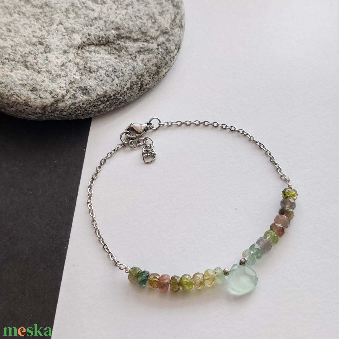 Turmalin - kalcedon nemesacél karkötő - ékszer - karkötő - gyöngyös karkötő - Meska.hu