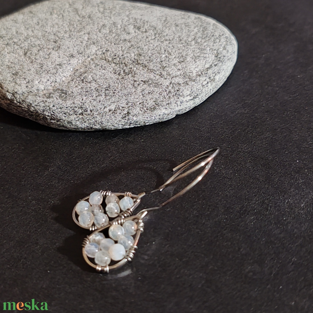 Apró achát fülbevaló  - ékszer - fülbevaló - lógó fülbevaló - Meska.hu