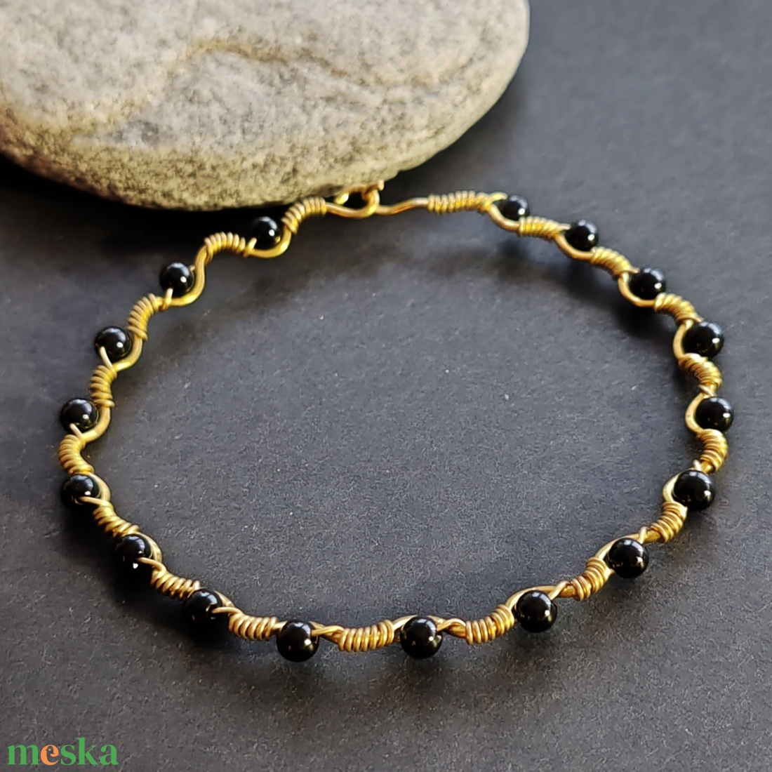Sárgaréz - ónix karperec - ékszer - karkötő - gyöngyös karkötő - Meska.hu