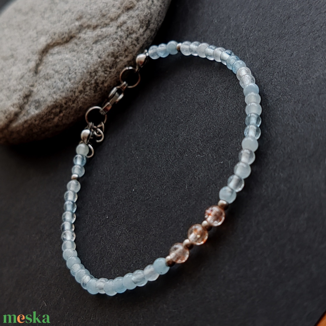 Minidesign... akvamarin - napkő karkötő - ékszer - karkötő - gyöngyös karkötő - Meska.hu