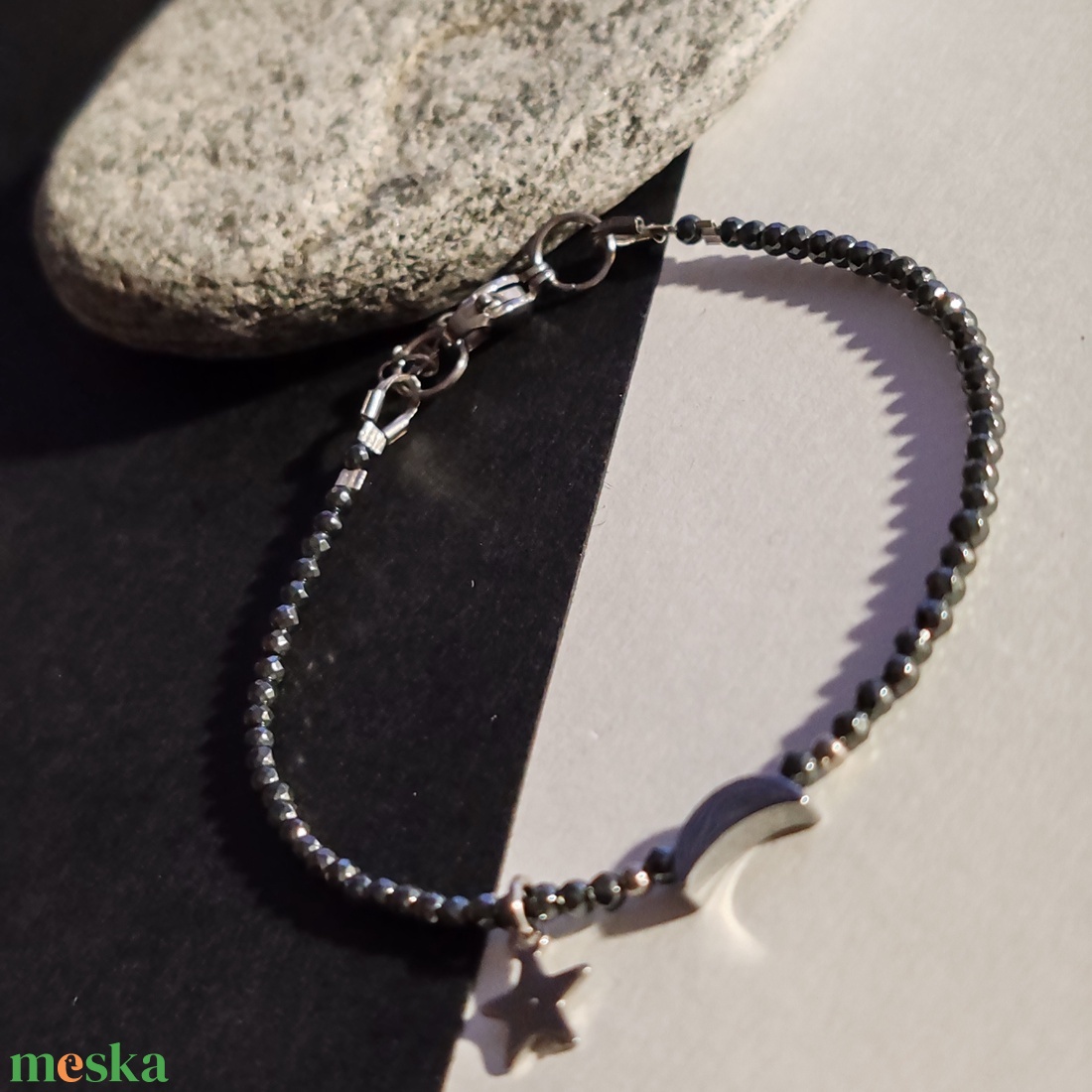 Minidesign... hold csillag - hematit karkötő - ékszer - karkötő - gyöngyös karkötő - Meska.hu
