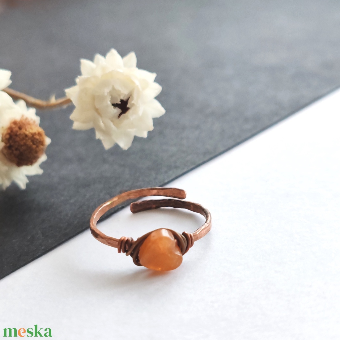 Vörösréz gyűrű aventurin szívvel  - ékszer - gyűrű - fonódó gyűrű - Meska.hu