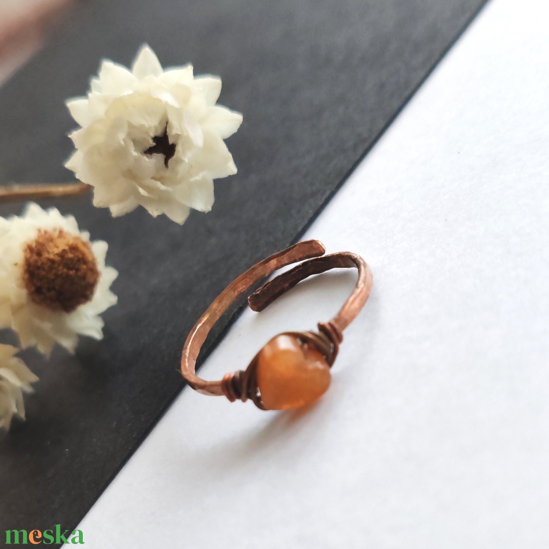 Vörösréz gyűrű aventurin szívvel  - ékszer - gyűrű - fonódó gyűrű - Meska.hu