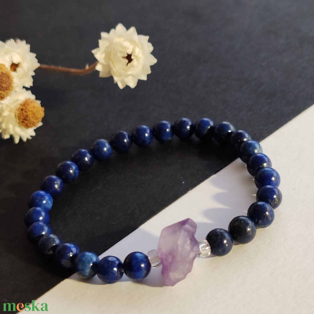 Lápisz lazuli - nyers ametiszt gumis karkötő - ékszer - karkötő - gyöngyös karkötő - Meska.hu