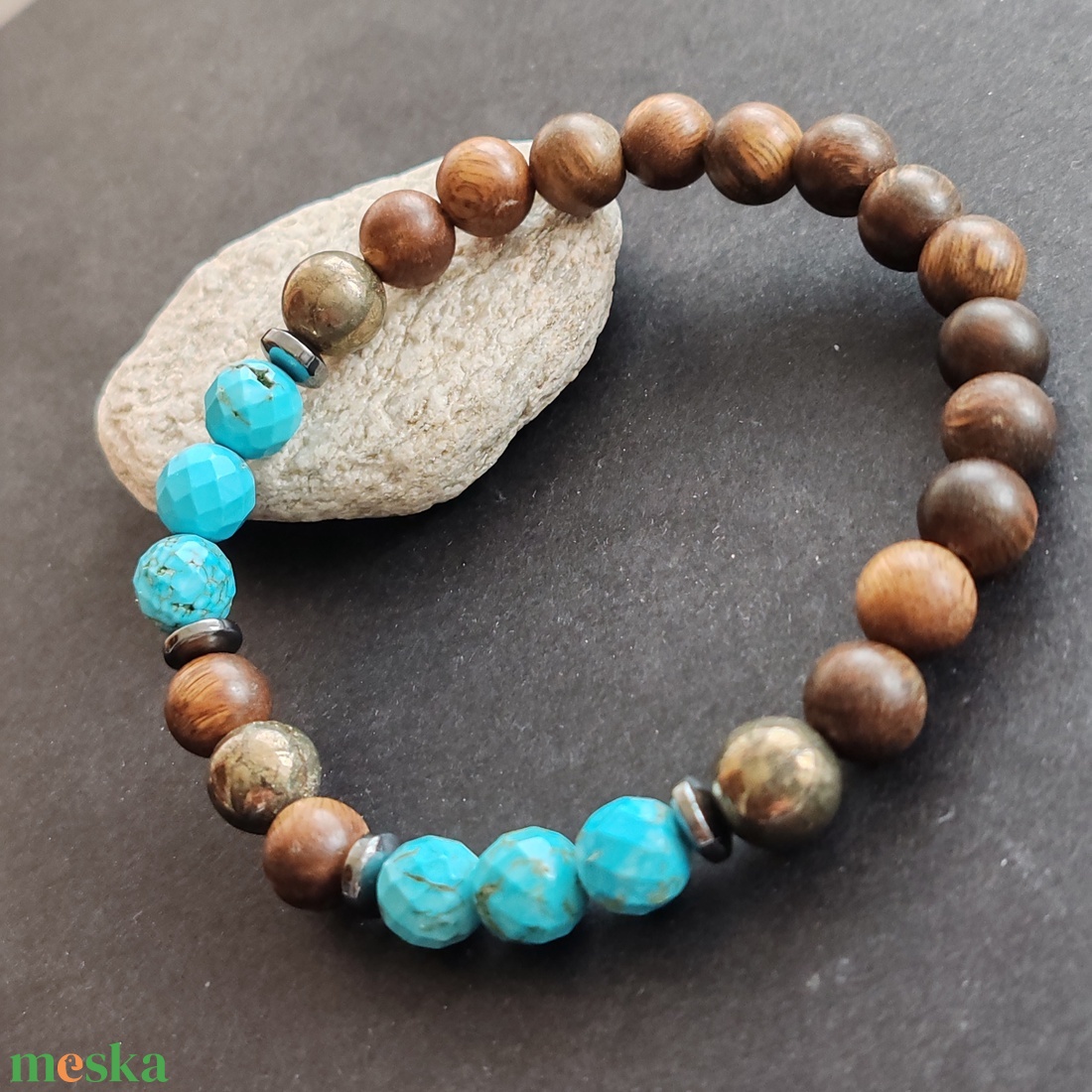 Bambusz- türkinit - pirit férfi gumis karkötő - ékszer - karkötő - gyöngyös karkötő - Meska.hu