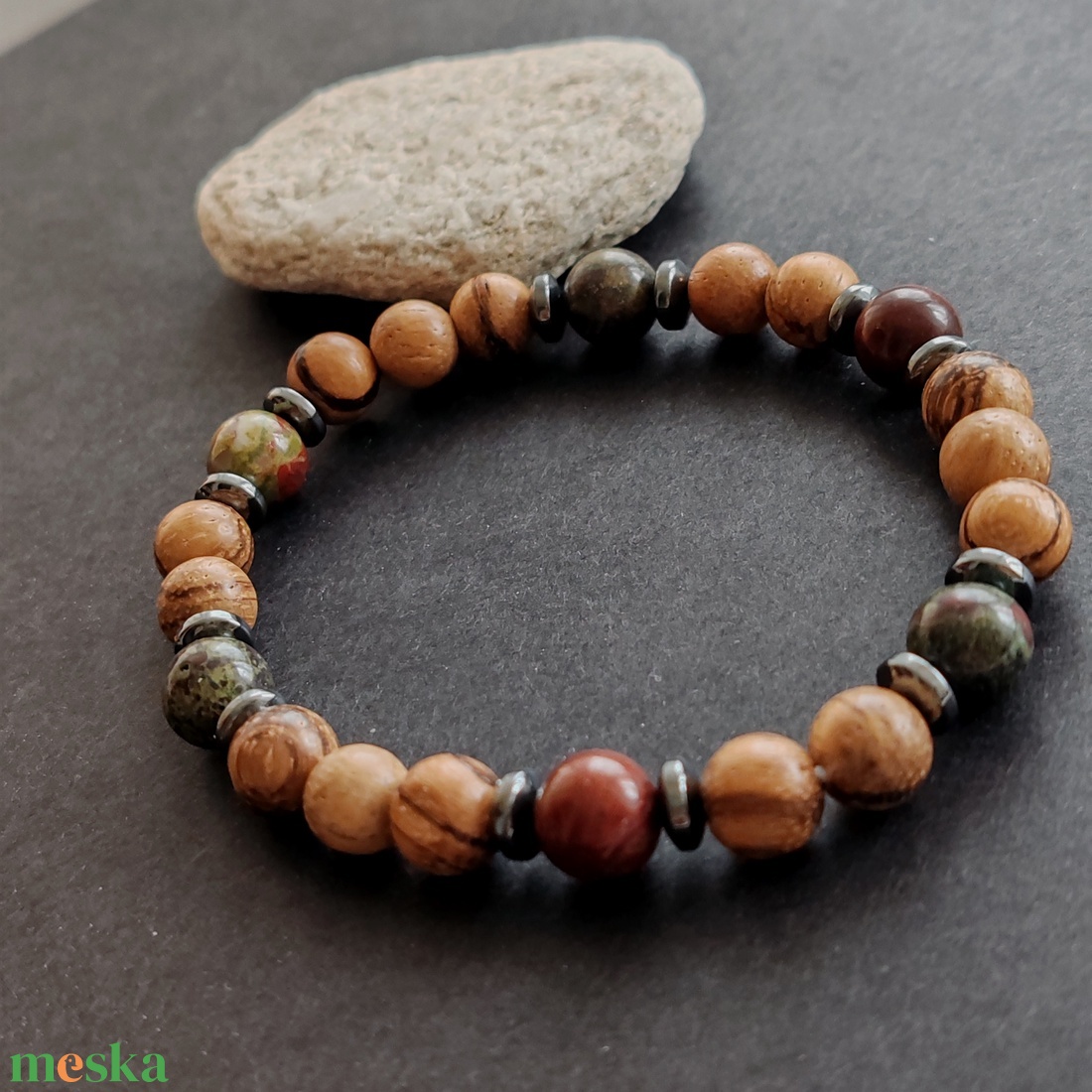 Bambusz - sárkányvér jáspis - hematit férfi gumis karkötő - ékszer - karkötő - gyöngyös karkötő - Meska.hu