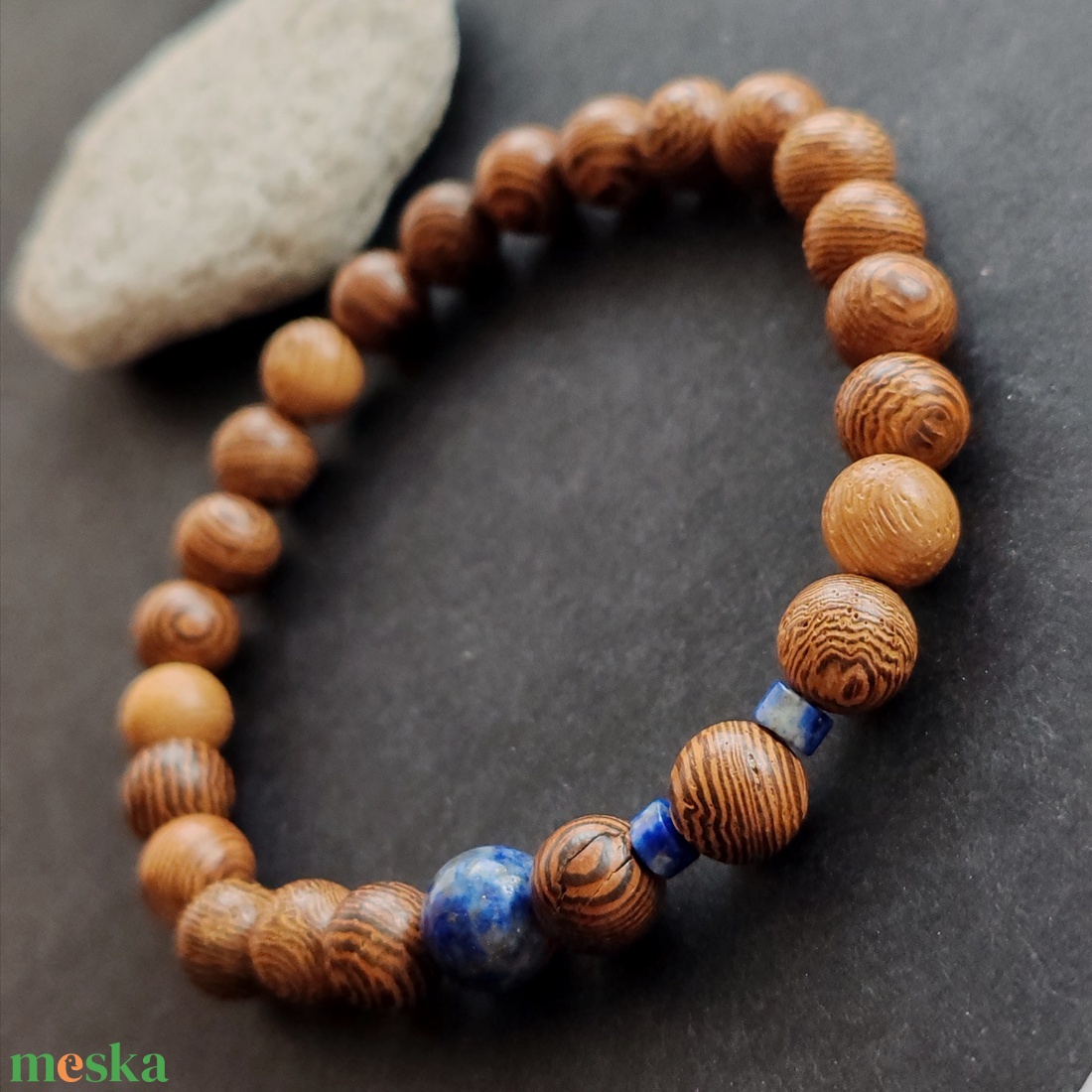 Venge fa - lápisz lazuli férfi gumis karkötő - ékszer - karkötő - gyöngyös karkötő - Meska.hu