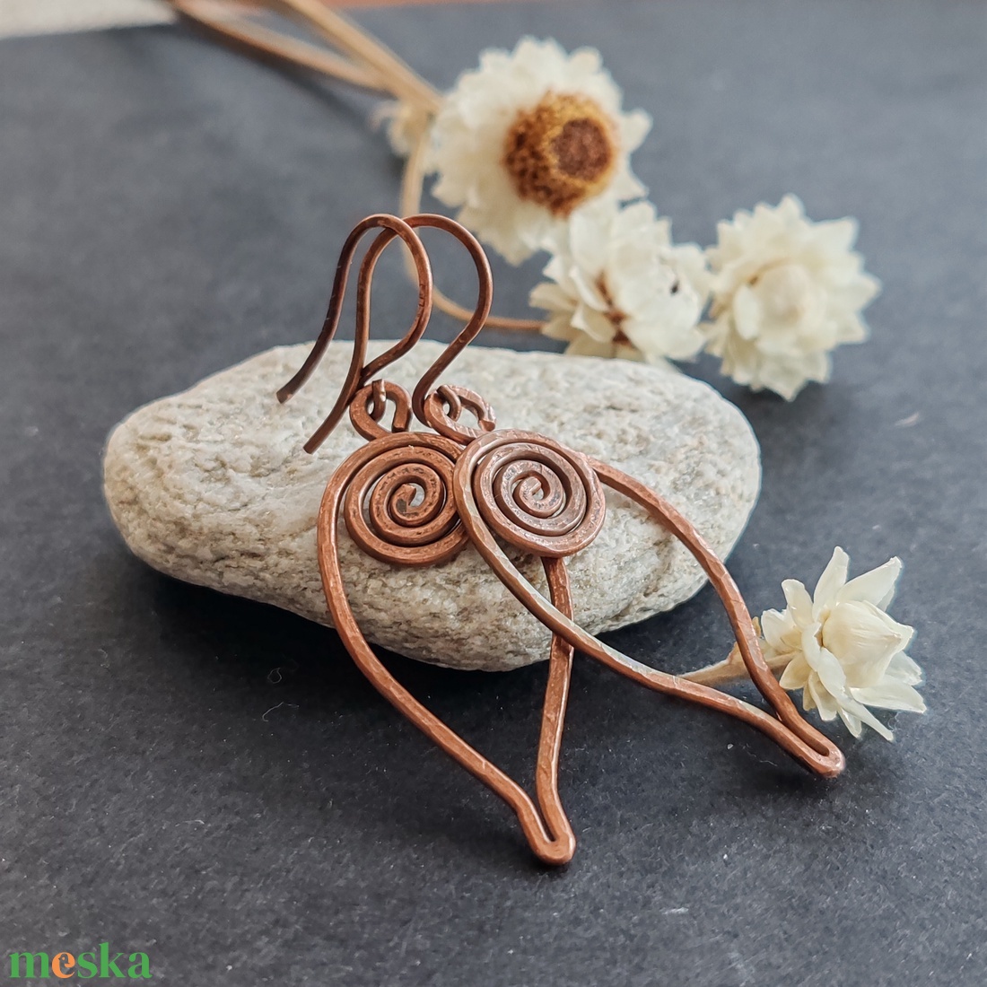 Réz levélke fülbevaló  - ékszer - fülbevaló - lógó fülbevaló - Meska.hu
