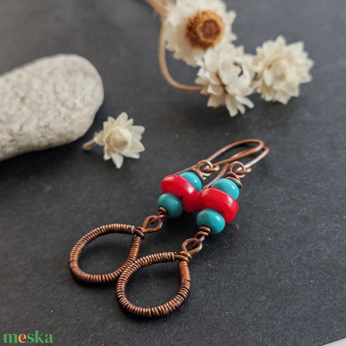 Korall - türkinit réz fülbevaló  - ékszer - fülbevaló - lógó fülbevaló - Meska.hu