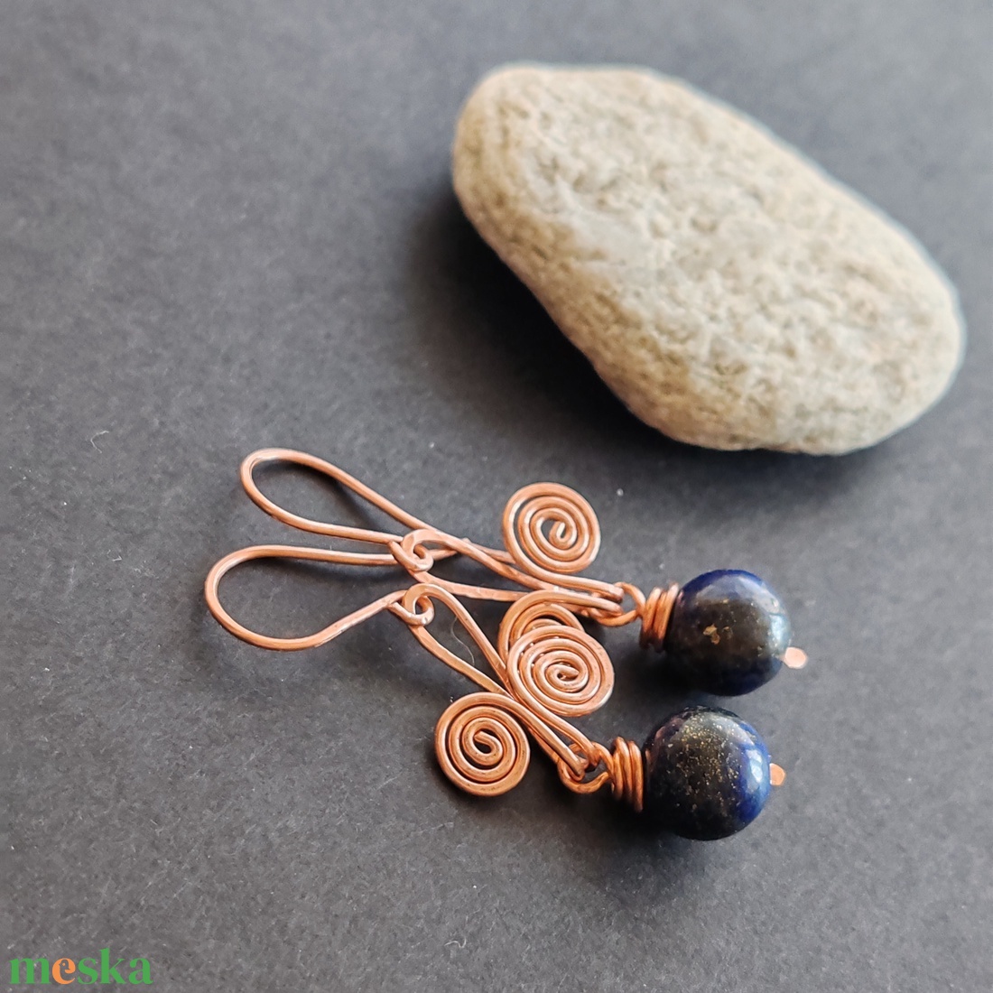 Csigás lápisz réz fülbevaló  - ékszer - fülbevaló - lógó fülbevaló - Meska.hu