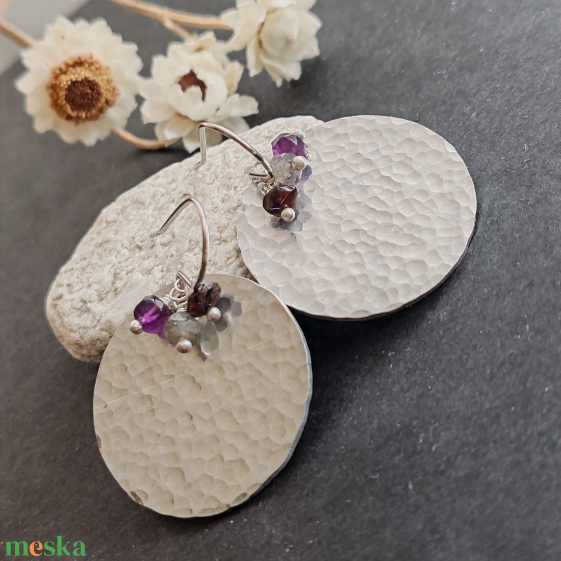 Alumínium korong - ásvány fülbevaló  - ékszer - fülbevaló - lógó fülbevaló - Meska.hu