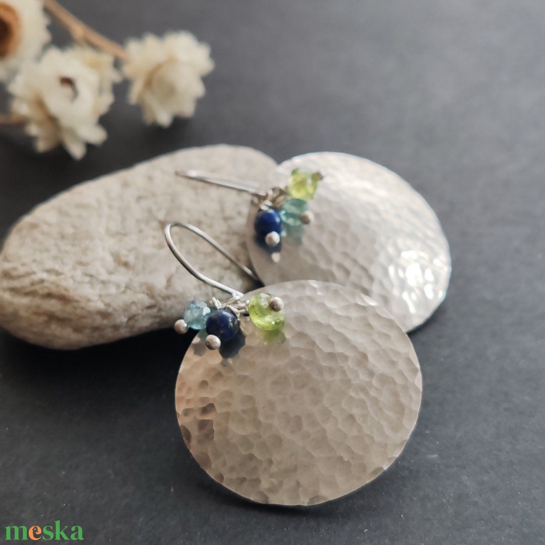 Alumínium korong - ásvány fülbevaló  - ékszer - fülbevaló - lógó fülbevaló - Meska.hu