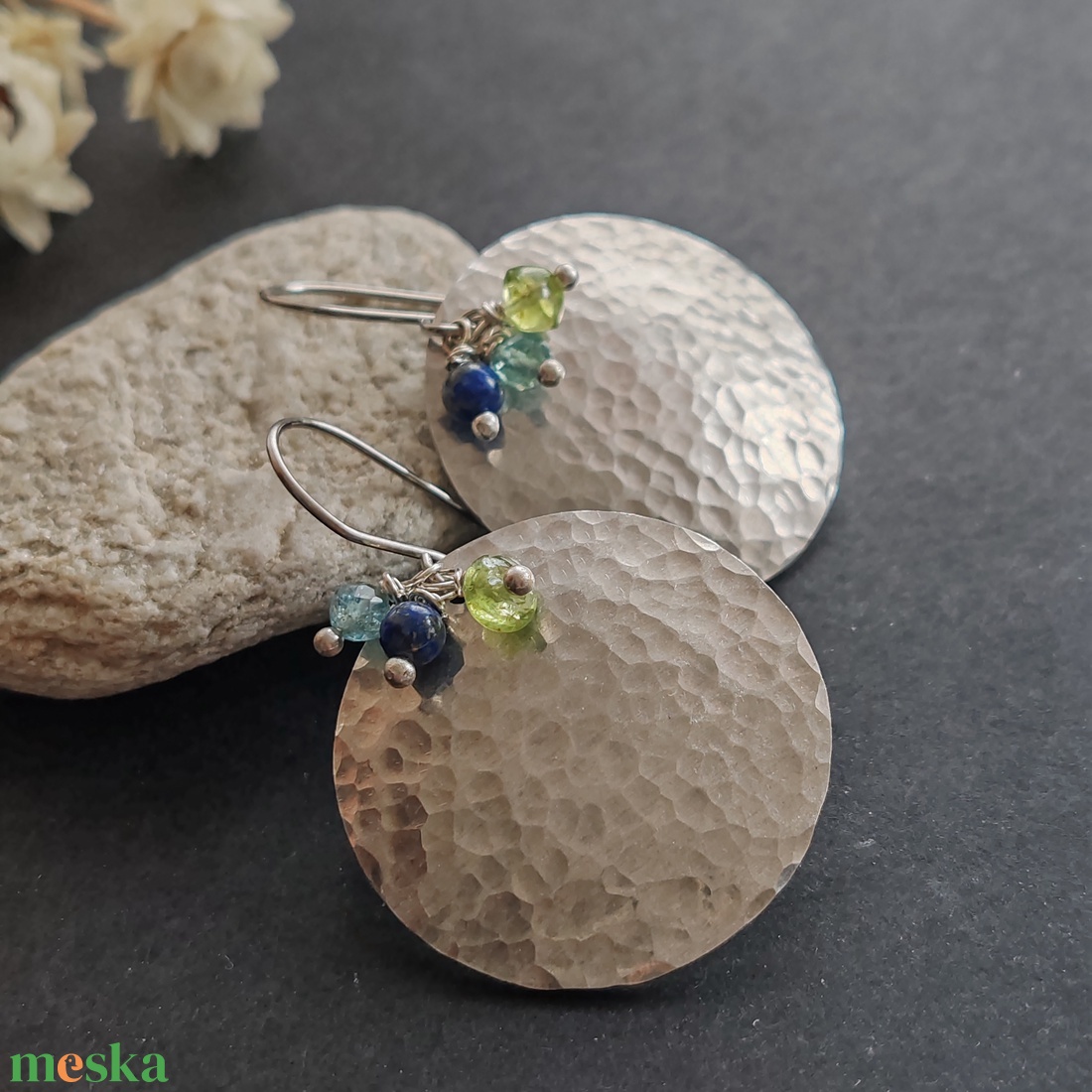 Alumínium korong - ásvány fülbevaló  - ékszer - fülbevaló - lógó fülbevaló - Meska.hu