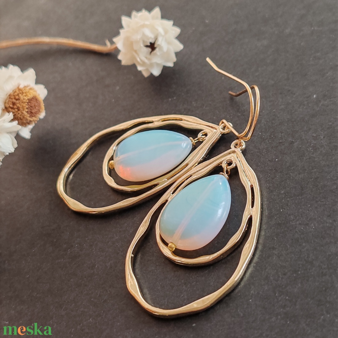 Opalit csepp arany fülbevaló  - ékszer - fülbevaló - lógó csepp fülbevaló - Meska.hu