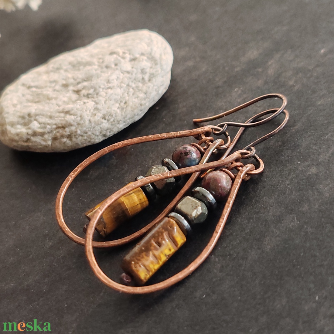 Tigrisszem - pirit - bronzit réz fülbevaló  - ékszer - fülbevaló - lógó csepp fülbevaló - Meska.hu