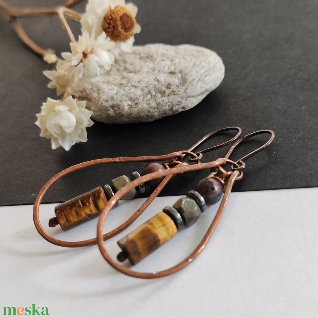 Tigrisszem - pirit - bronzit réz fülbevaló  - ékszer - fülbevaló - lógó csepp fülbevaló - Meska.hu